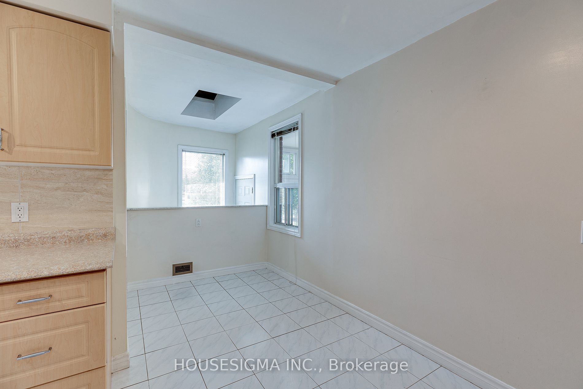179 Oxford St