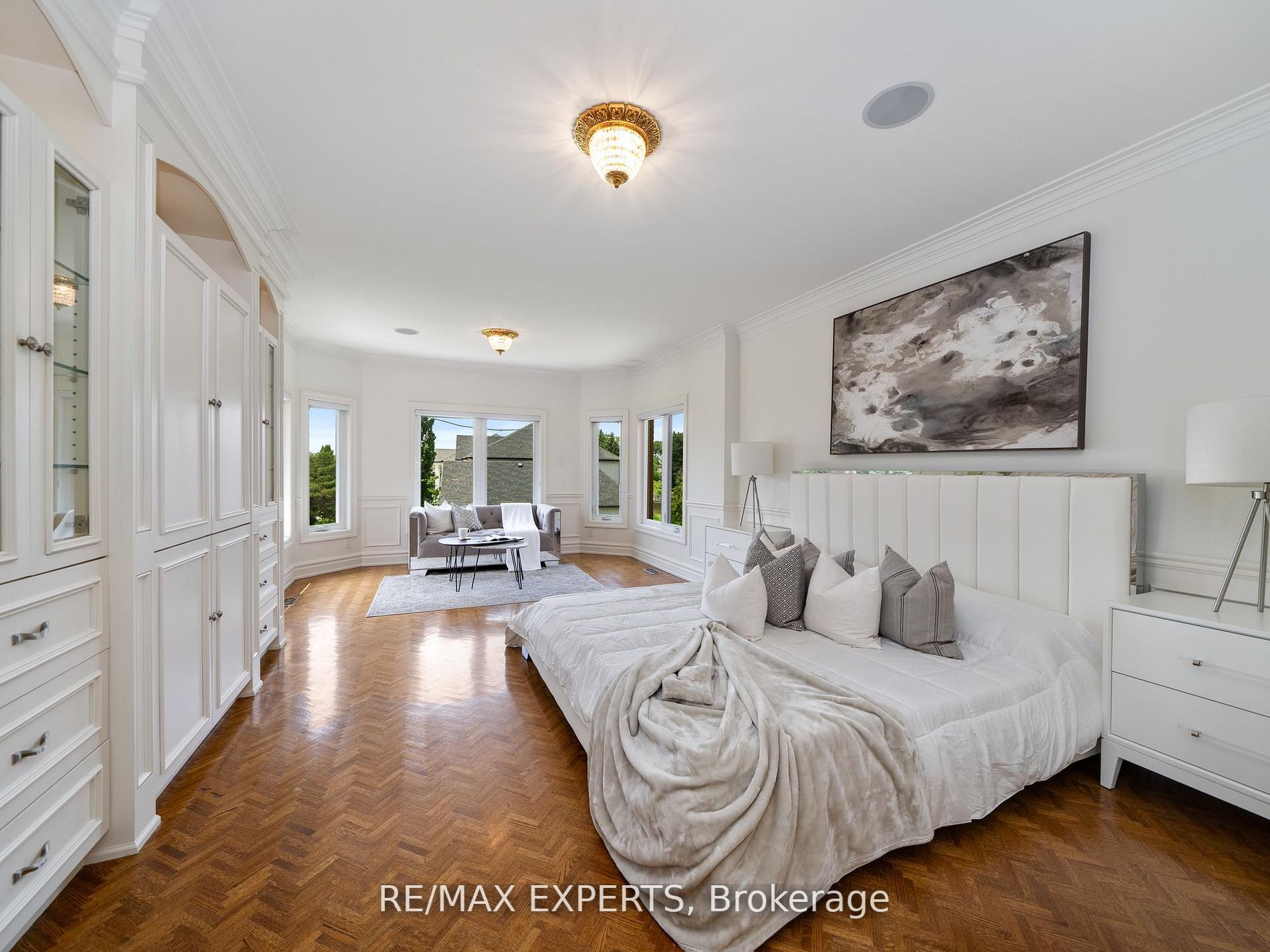 16 Noble St