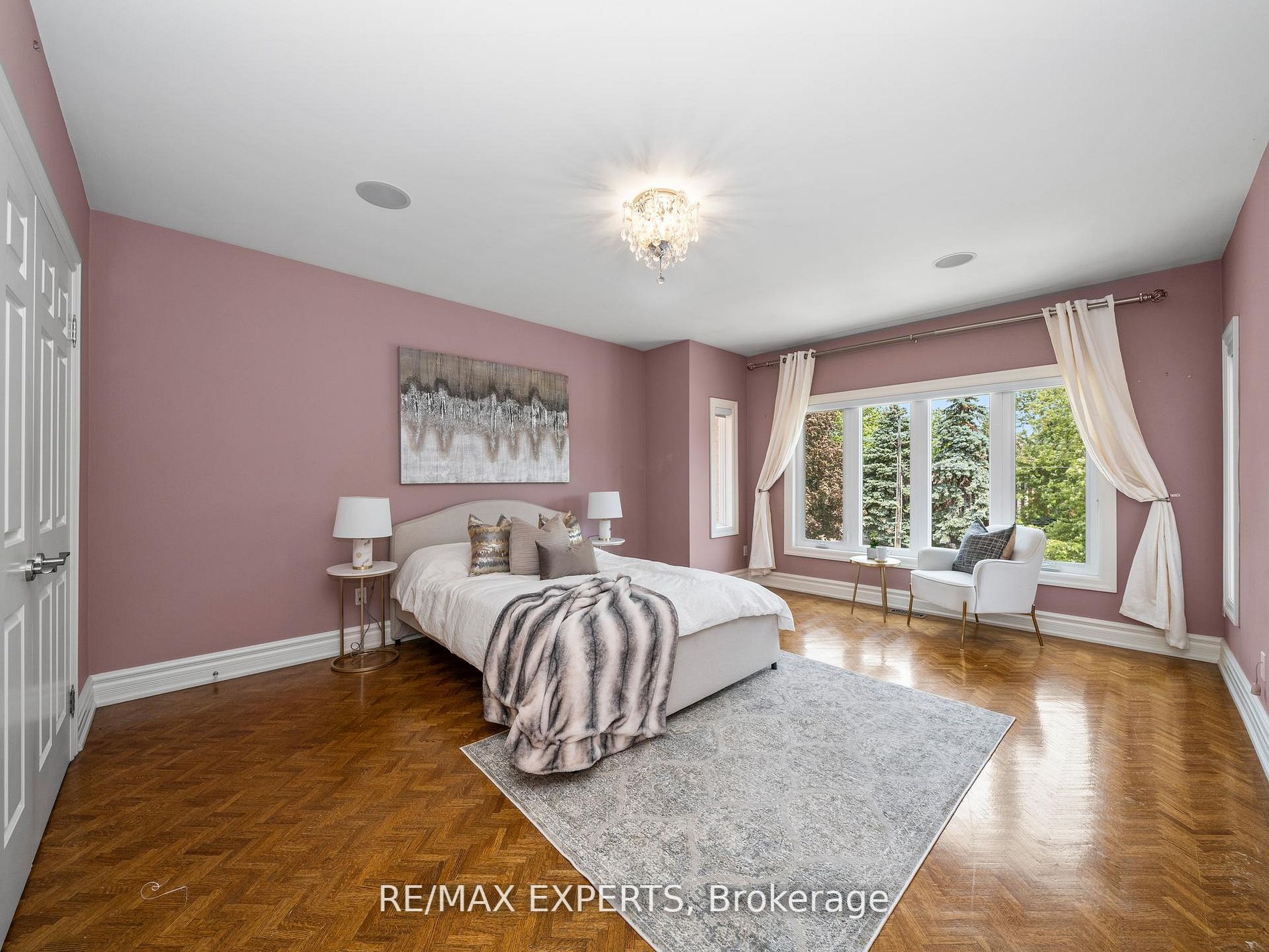 16 Noble St