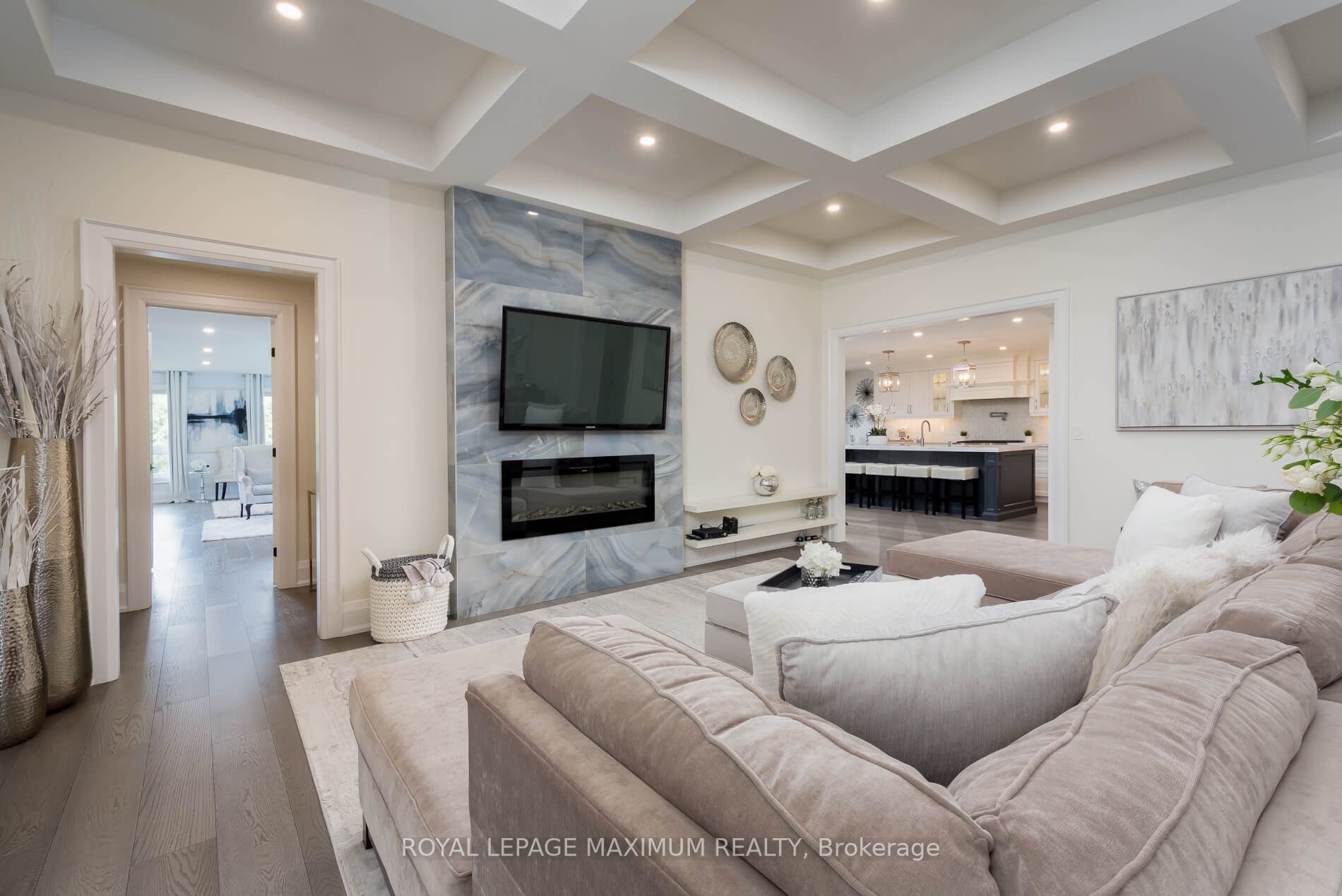 200 Valeria Blvd