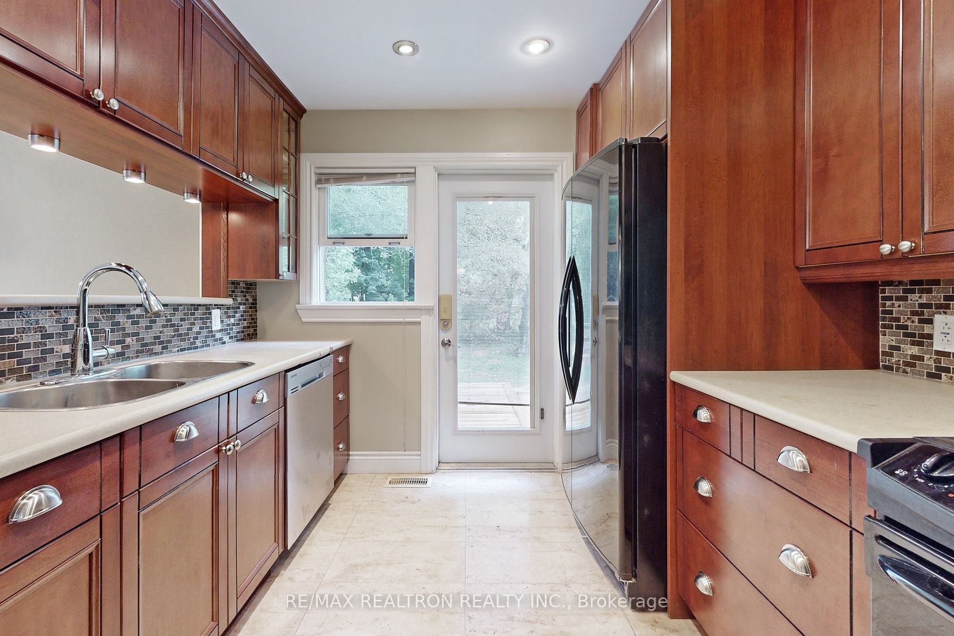75 Millard Ave, #Main
