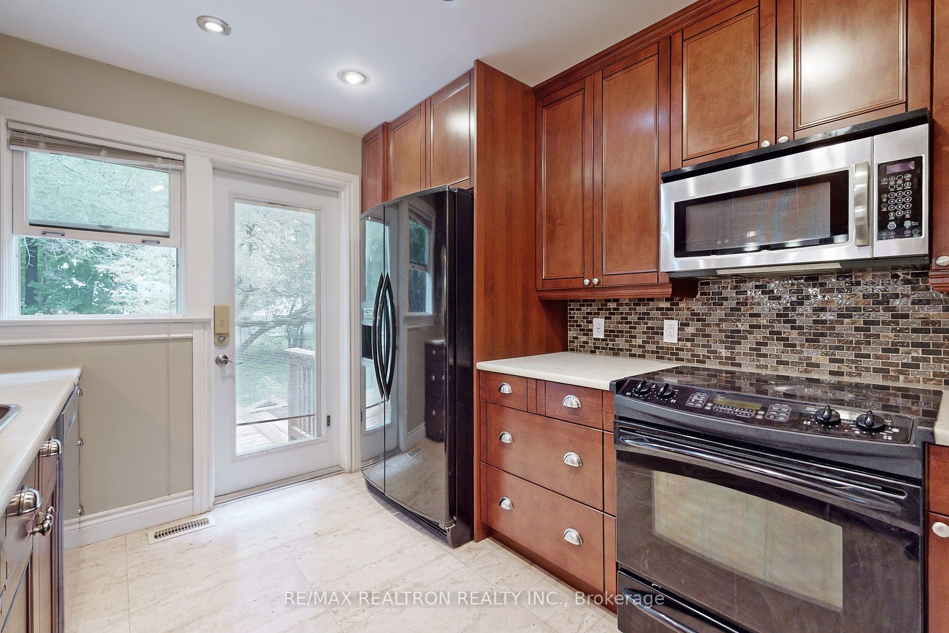 75 Millard Ave, #Main