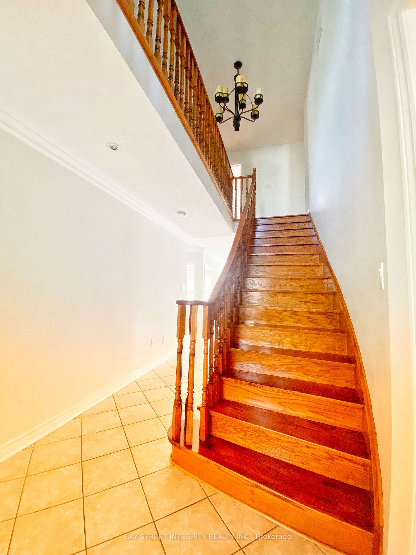 114 Red River Cres, #Main
