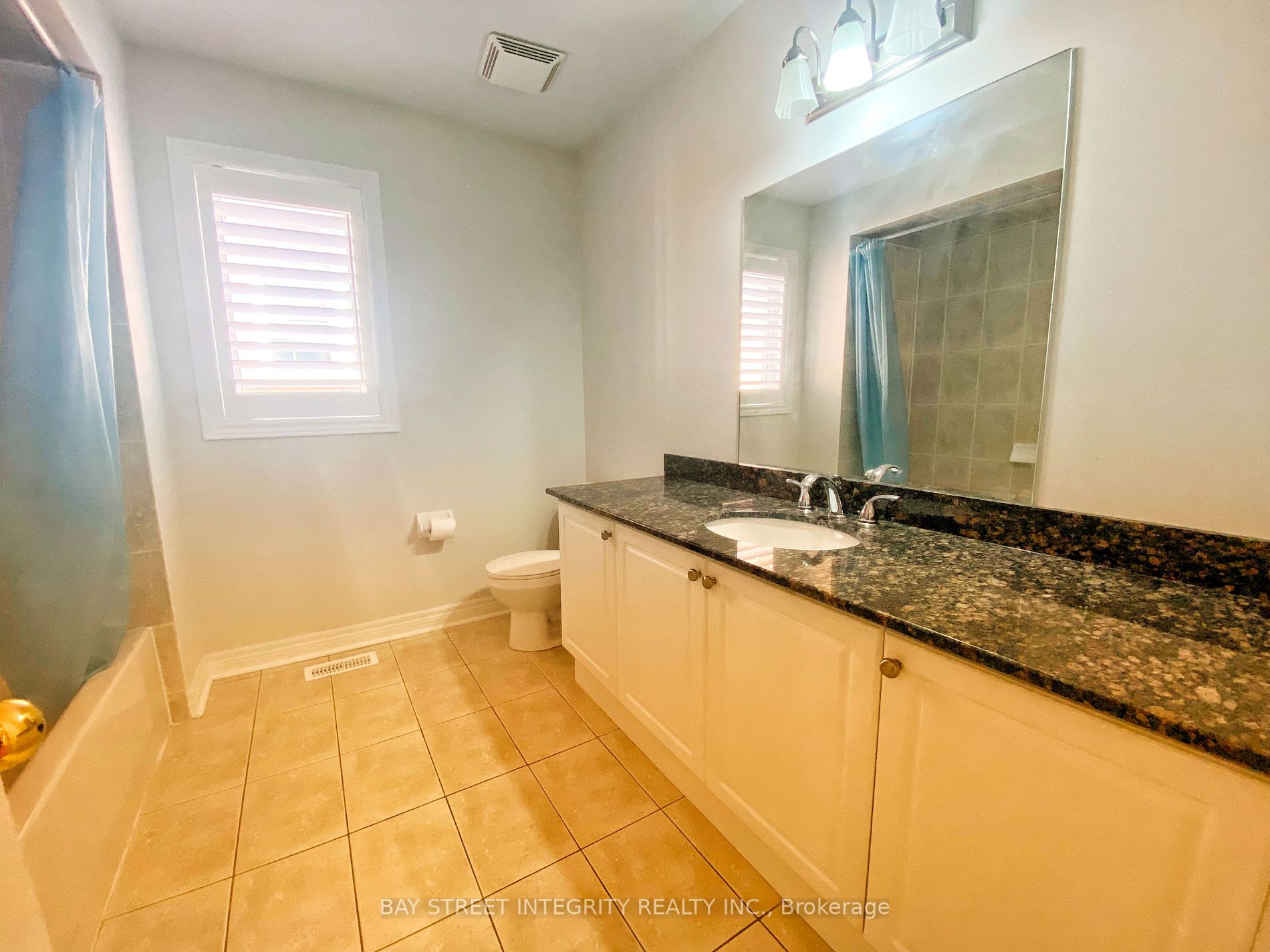 114 Red River Cres, #Main