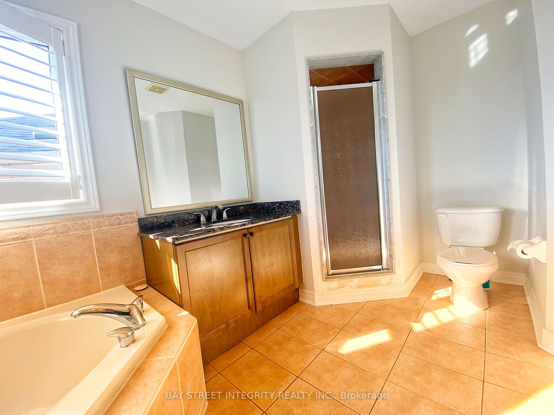 114 Red River Cres, #Main