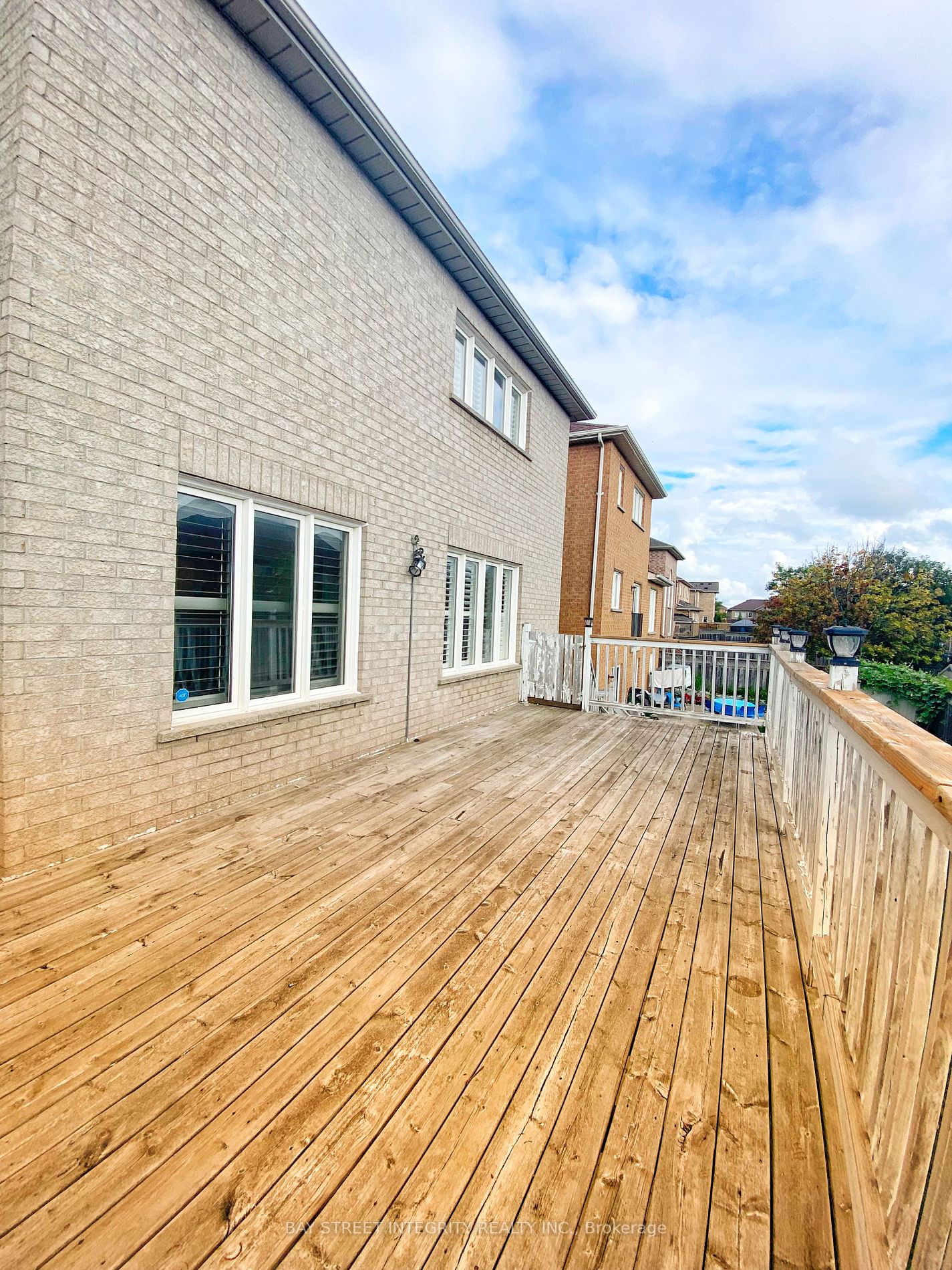 114 Red River Cres, #Main