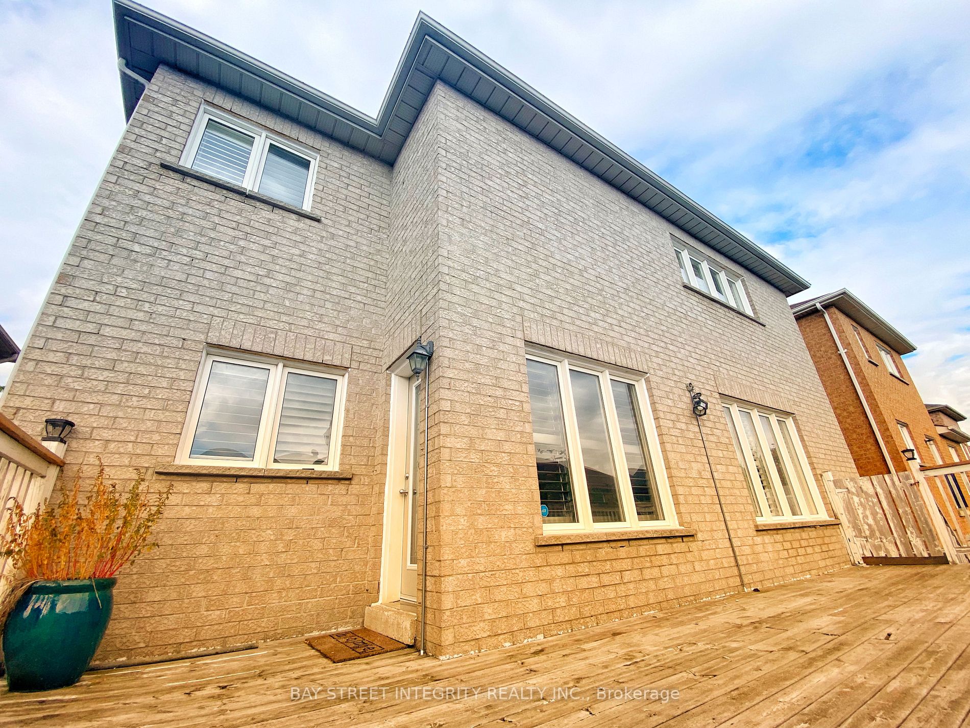 114 Red River Cres, #Main