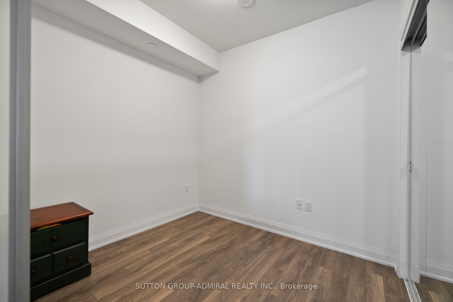 4800 Highway 7, #240