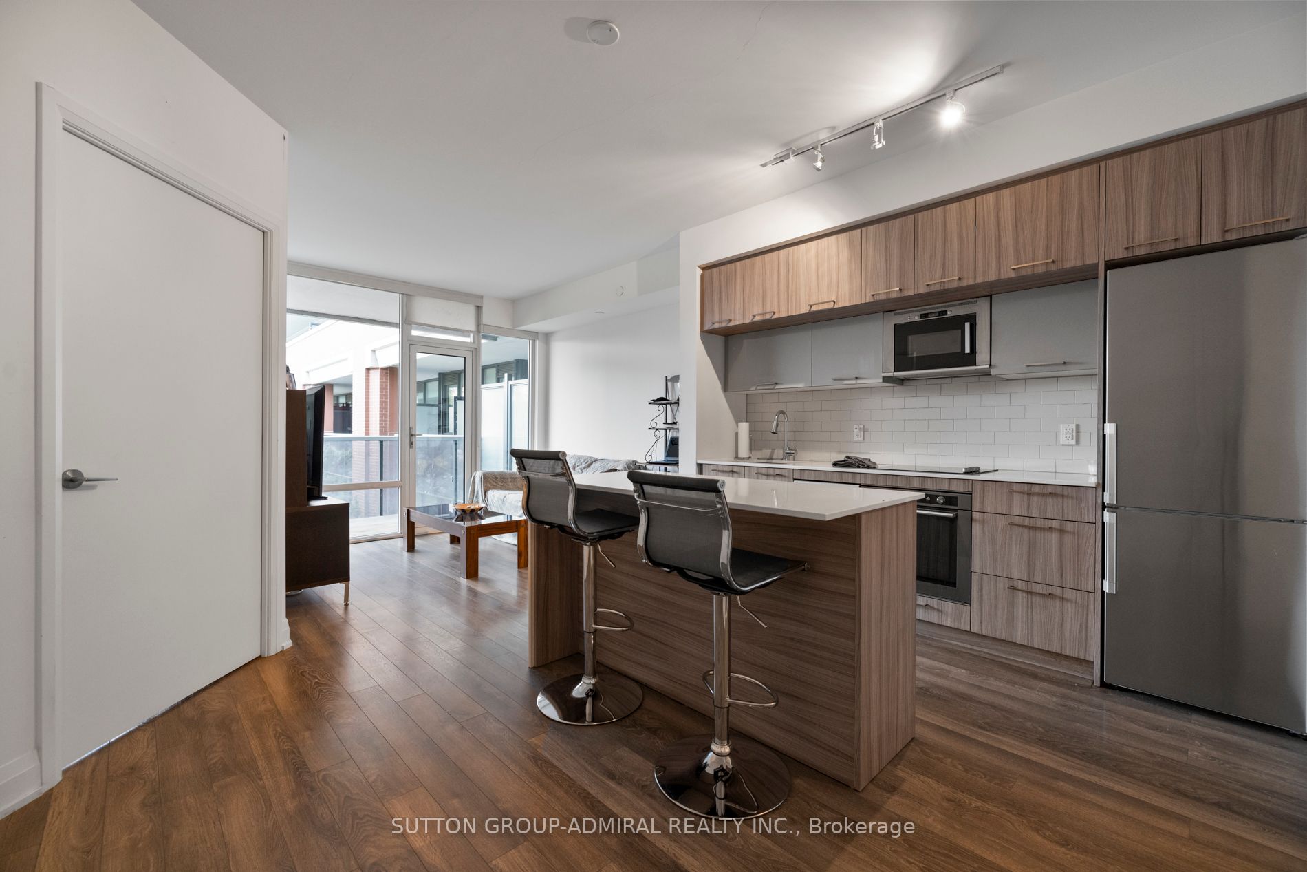 4800 Highway 7, #240