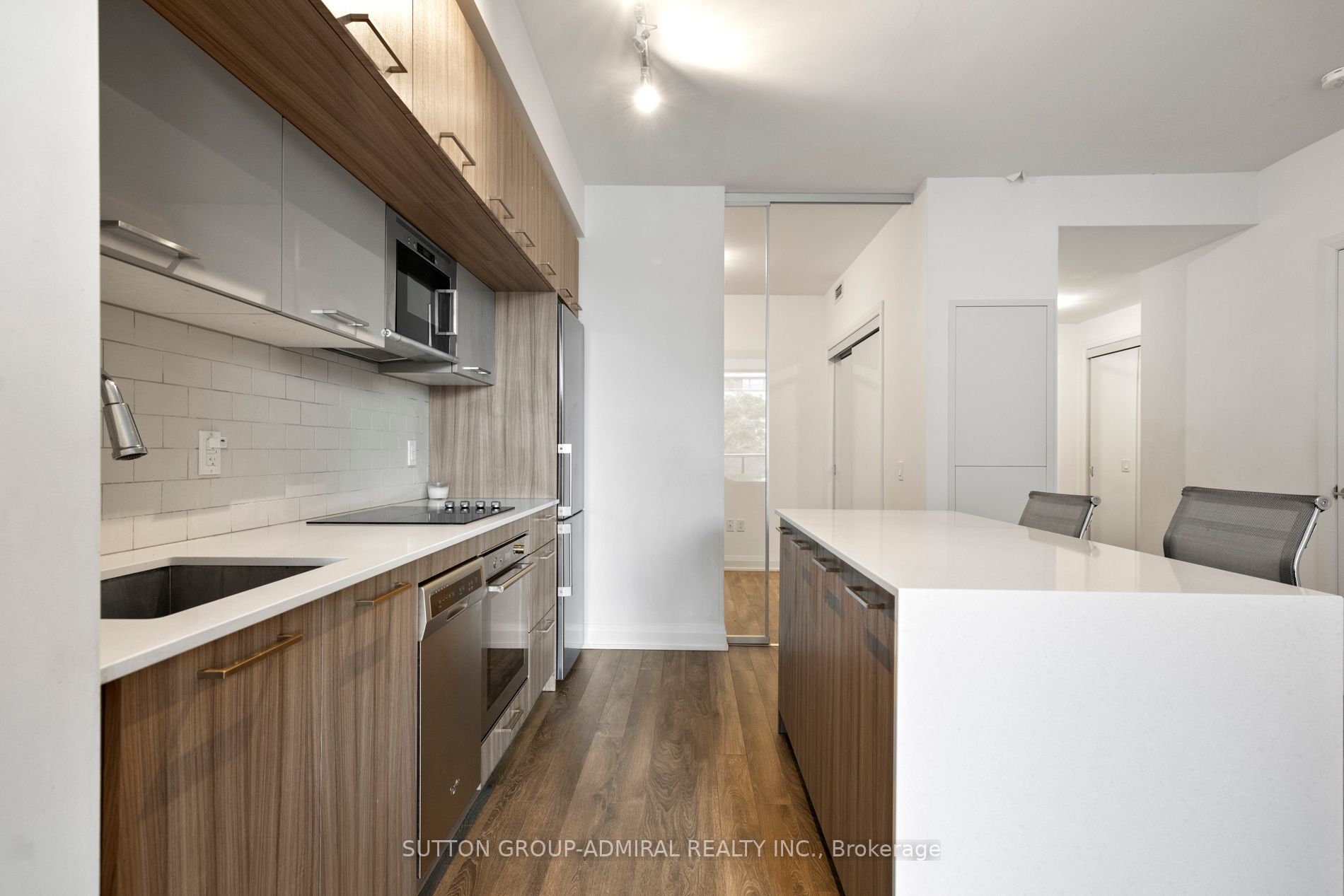 4800 Highway 7, #240