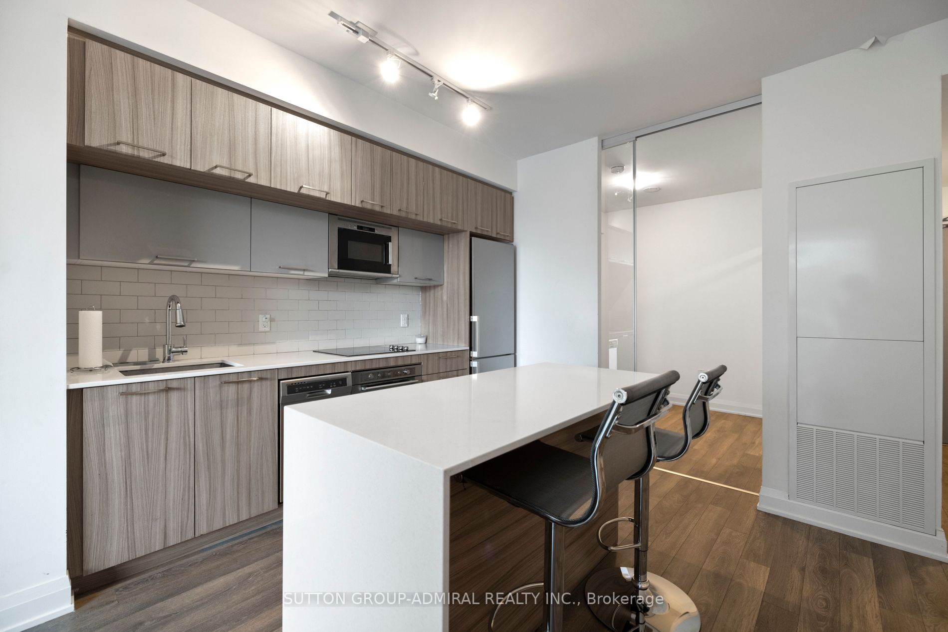 4800 Highway 7, #240