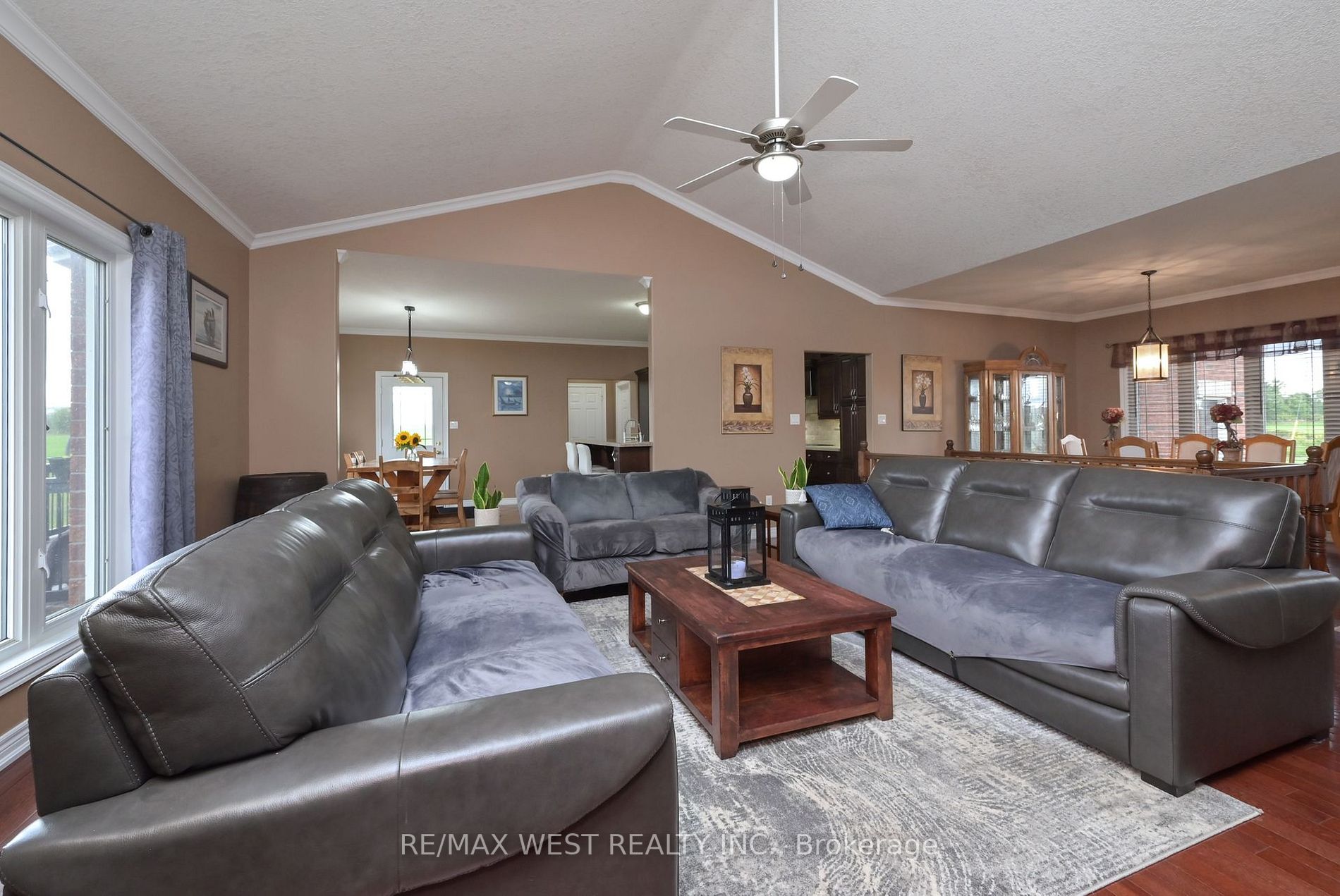 Listing N7000542 - Large Photo # 4