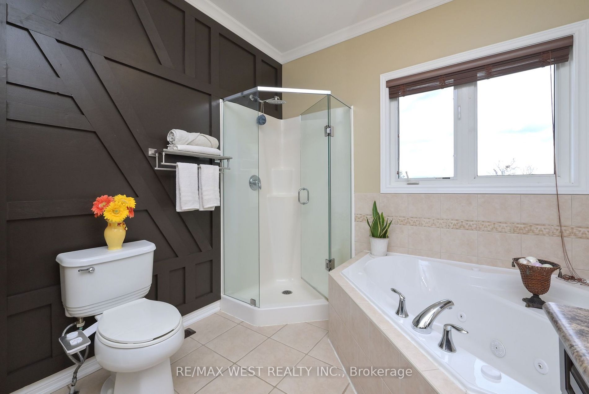 Listing N7000542 - Large Photo # 14