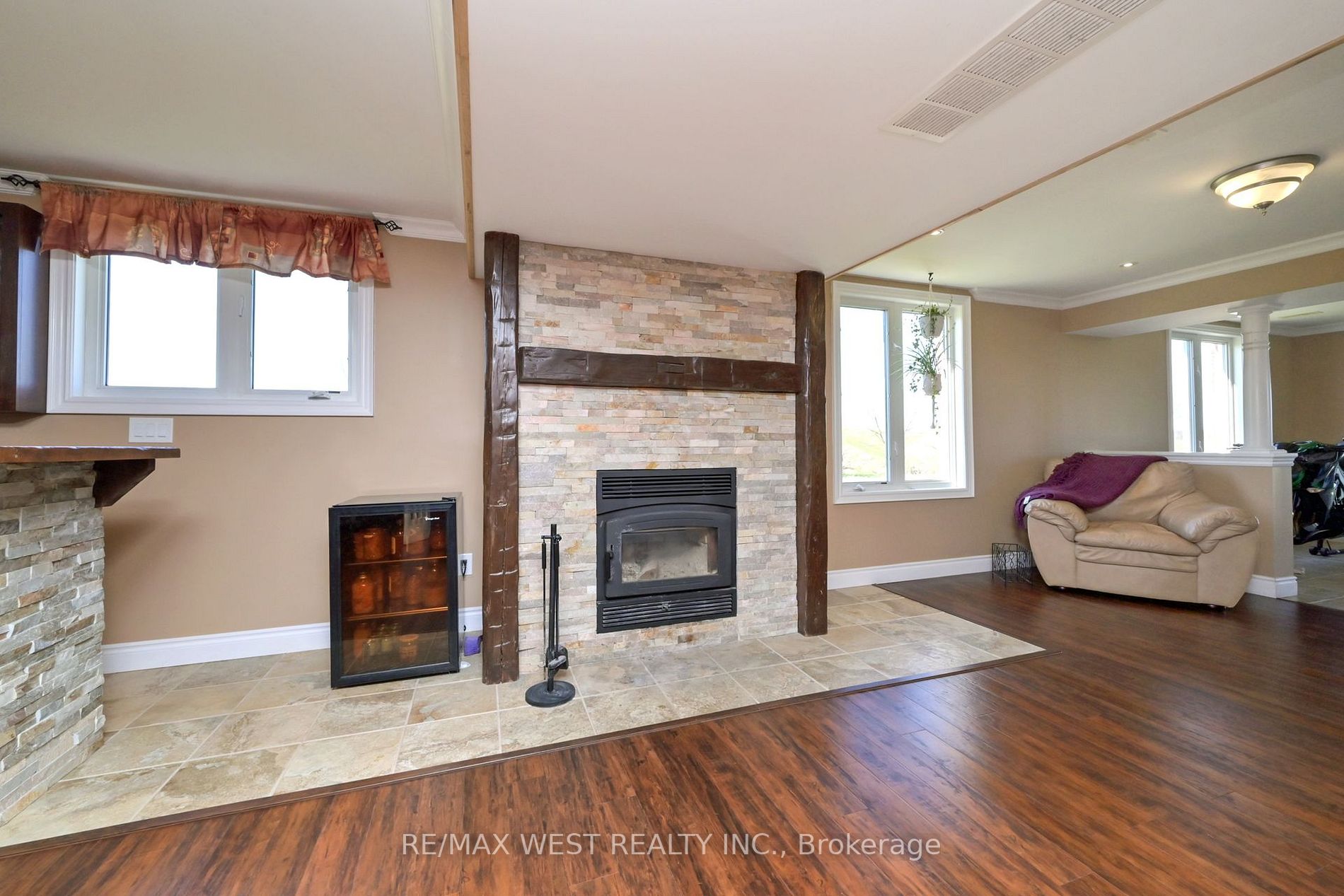 Listing N7000542 - Large Photo # 21