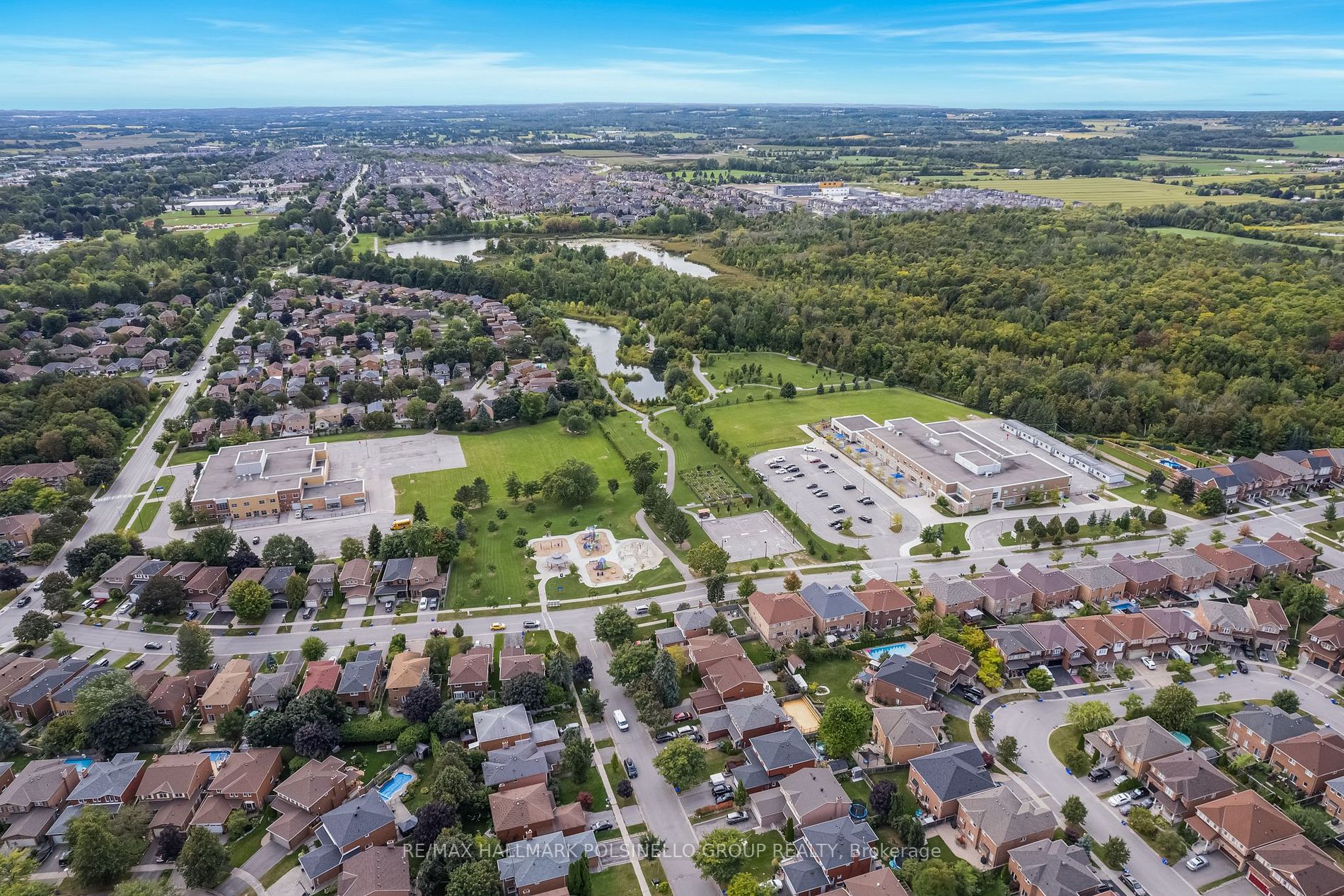 64 Aspen Cres