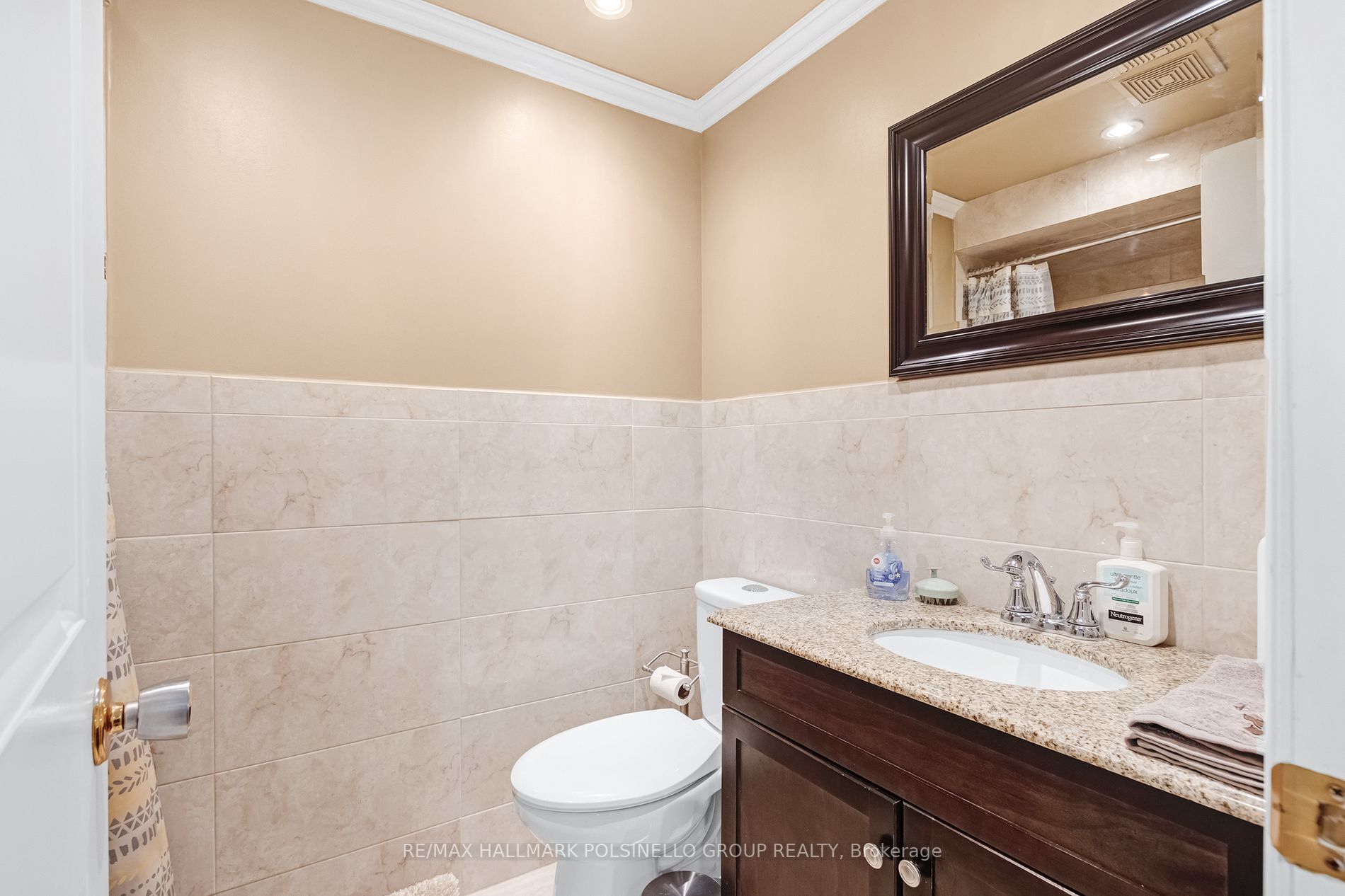 64 Aspen Cres