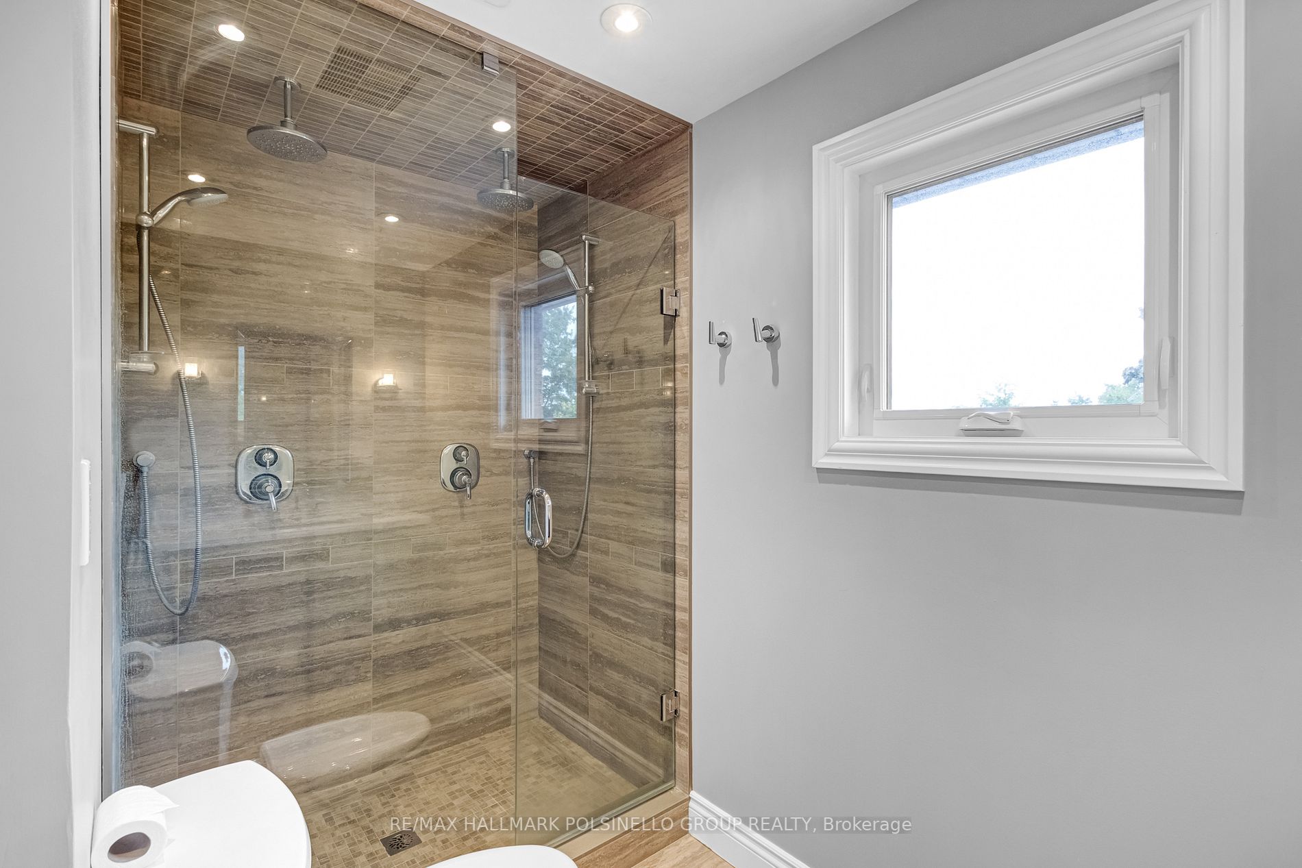 64 Aspen Cres