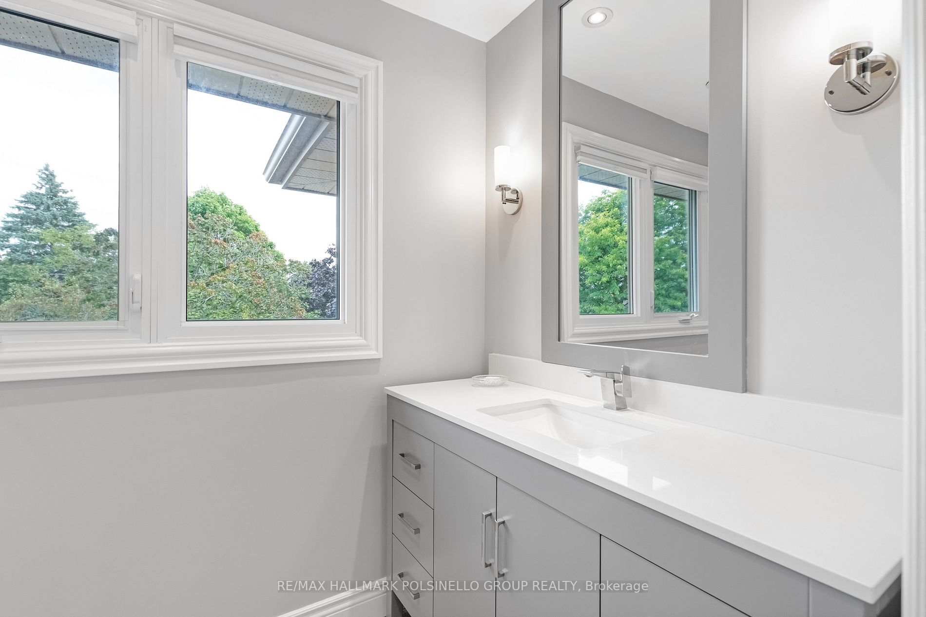 64 Aspen Cres