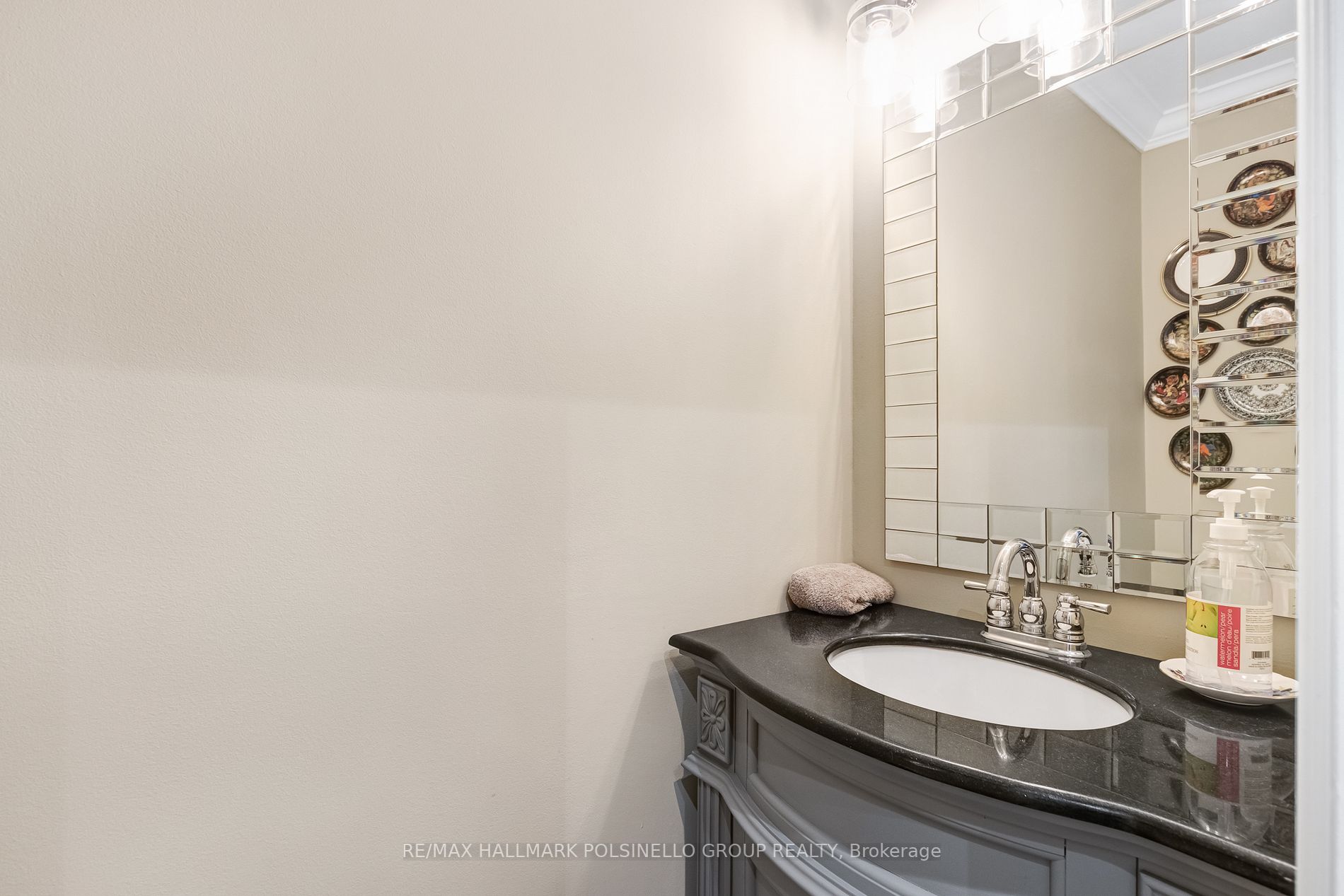 64 Aspen Cres