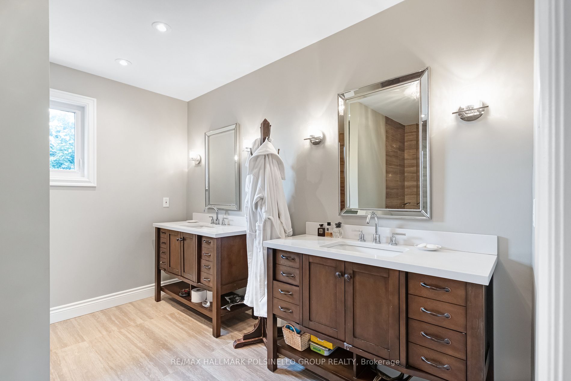 64 Aspen Cres