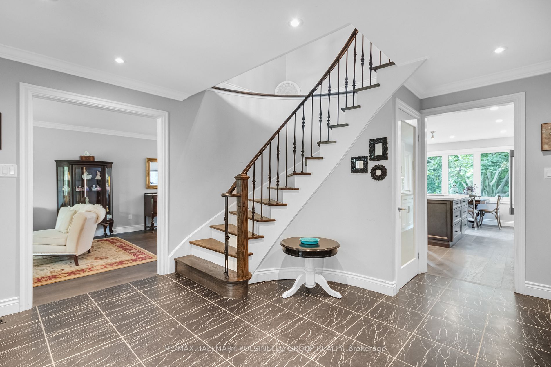 64 Aspen Cres