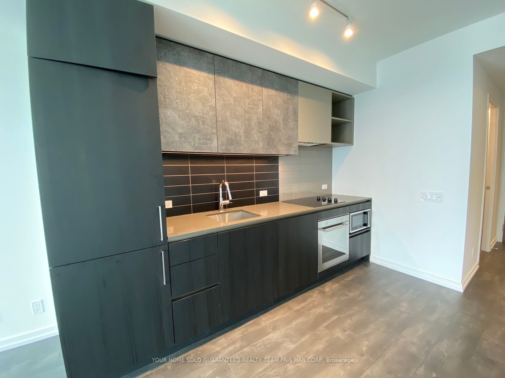 7890 Jane St, #4703