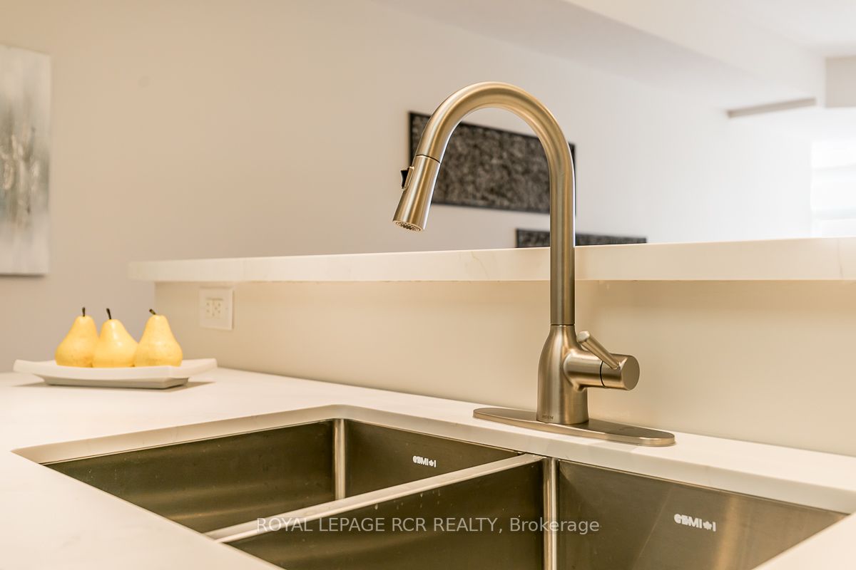 2 Briar Hill Hts, #205