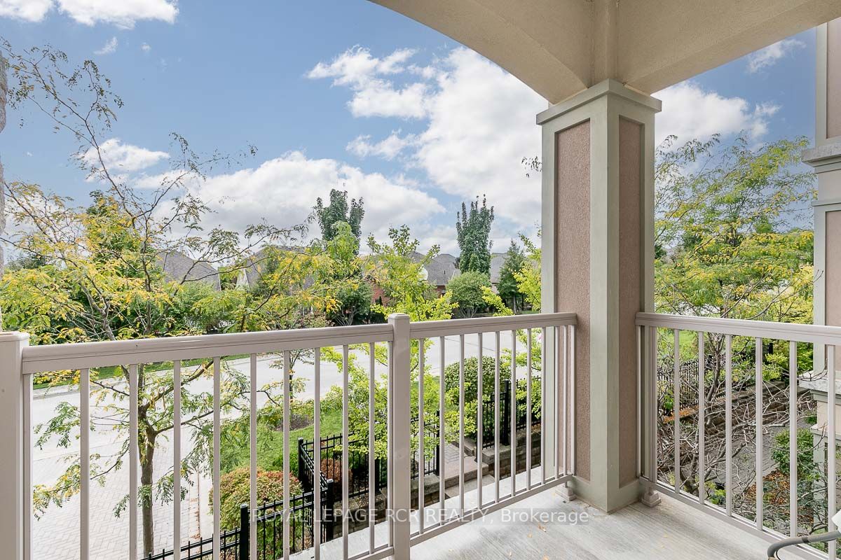 2 Briar Hill Hts, #205