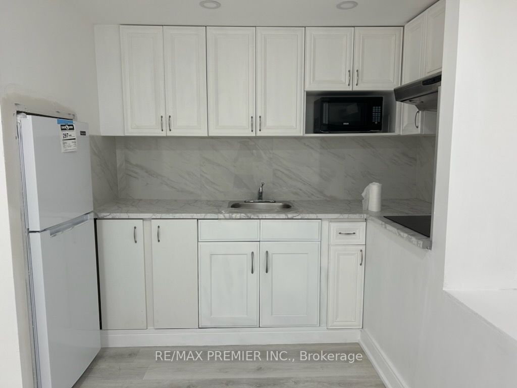 254 Andrew St