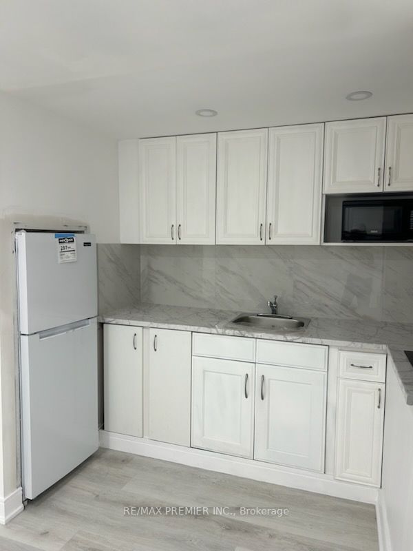 254 Andrew St