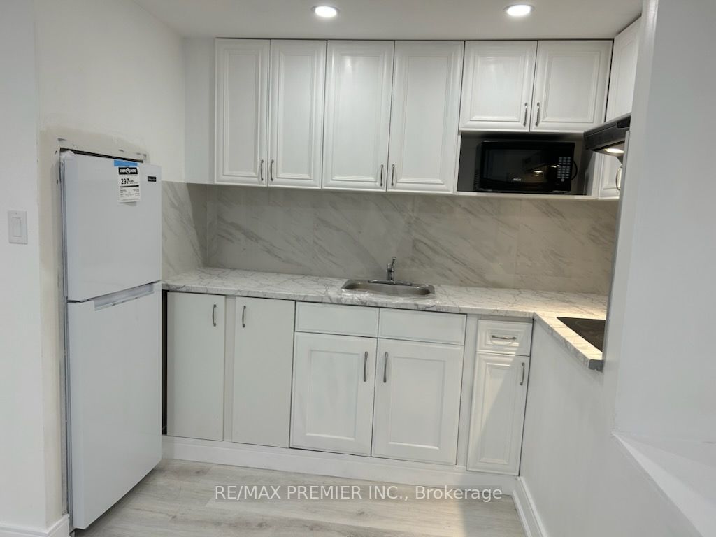 254 Andrew St