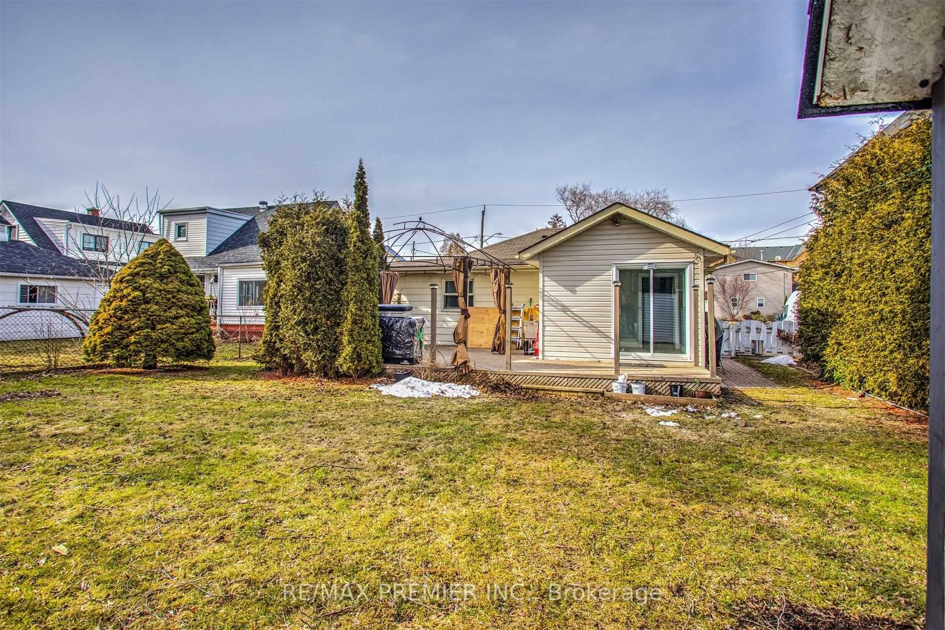 254 Andrew St