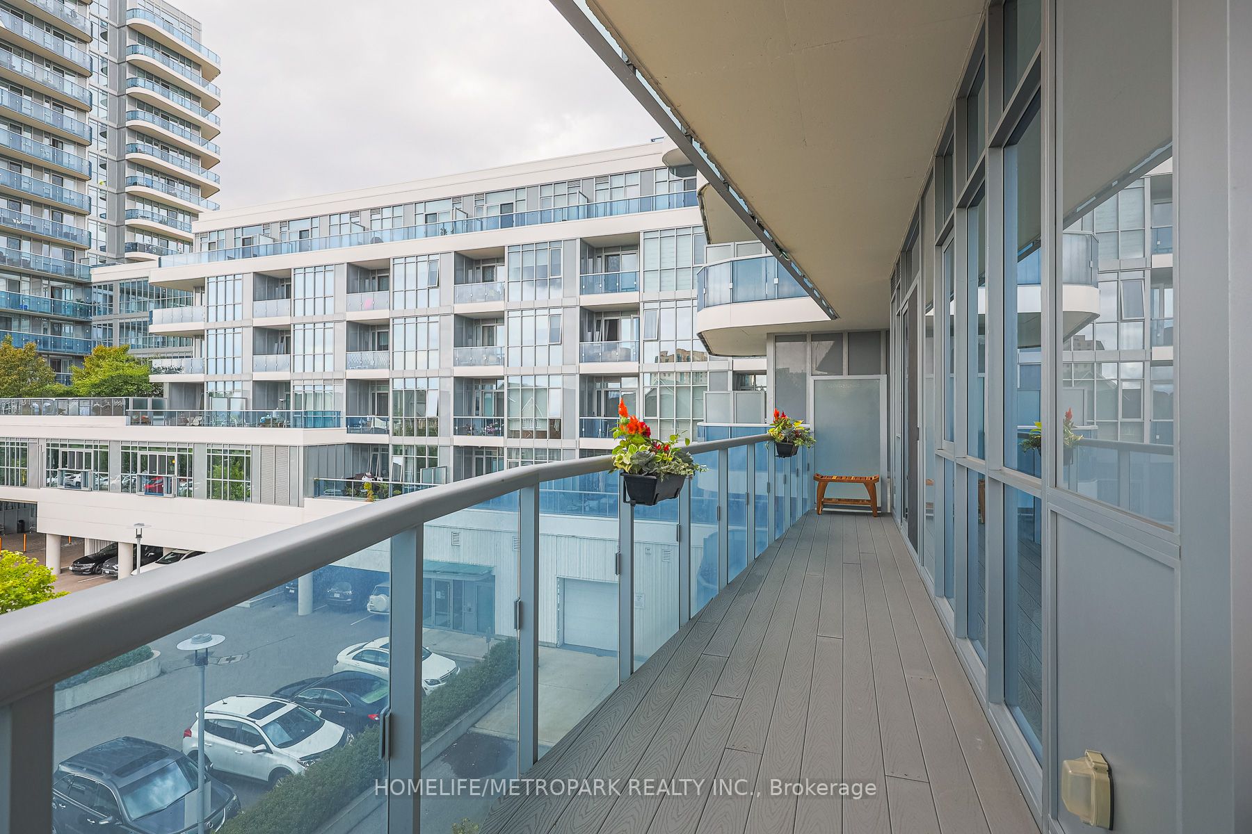 9471 Yonge St, #303