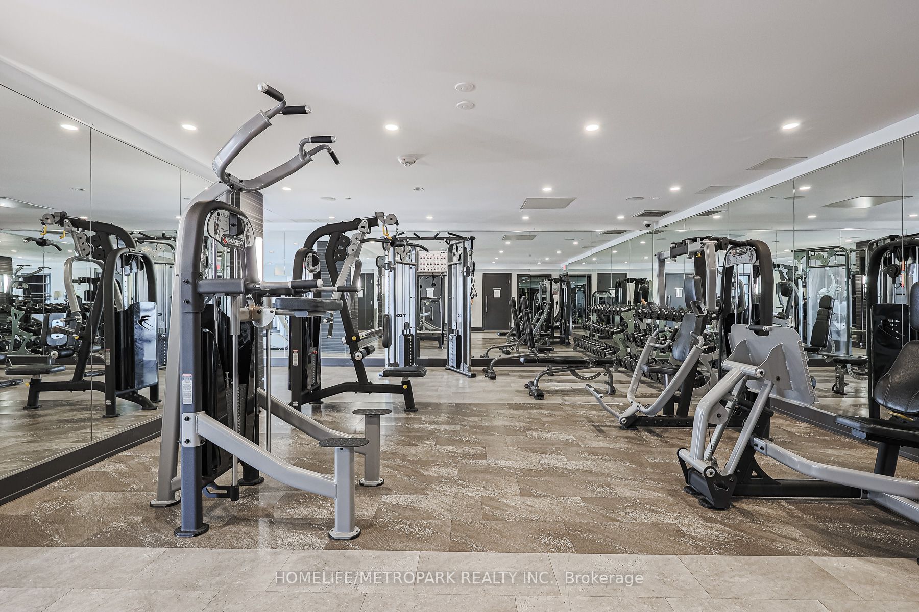 9471 Yonge St, #303