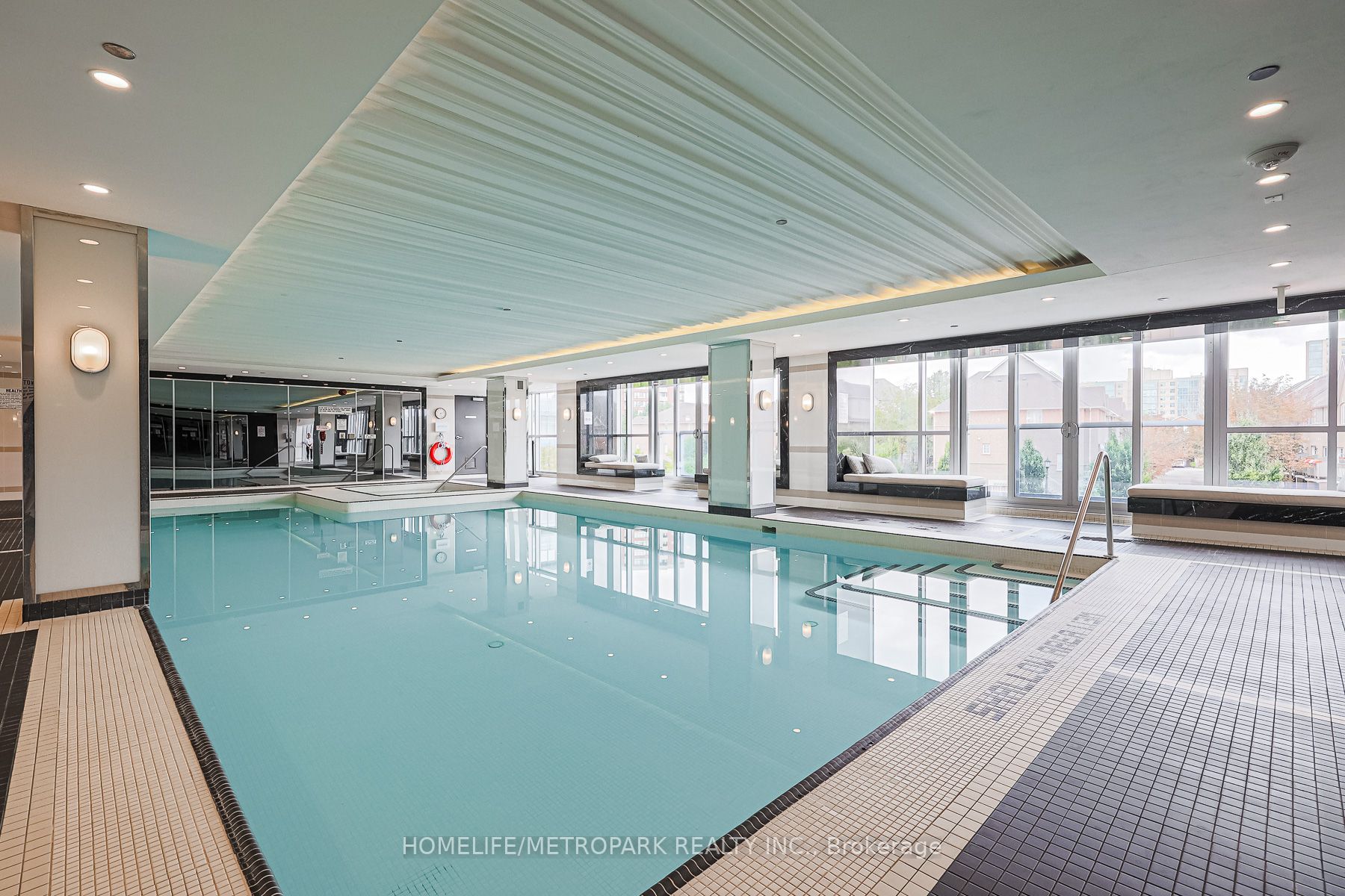 9471 Yonge St, #303