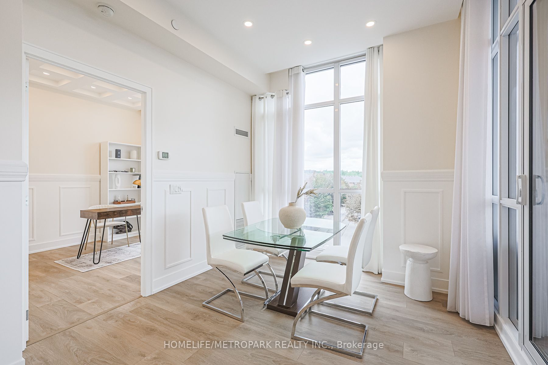9471 Yonge St, #303