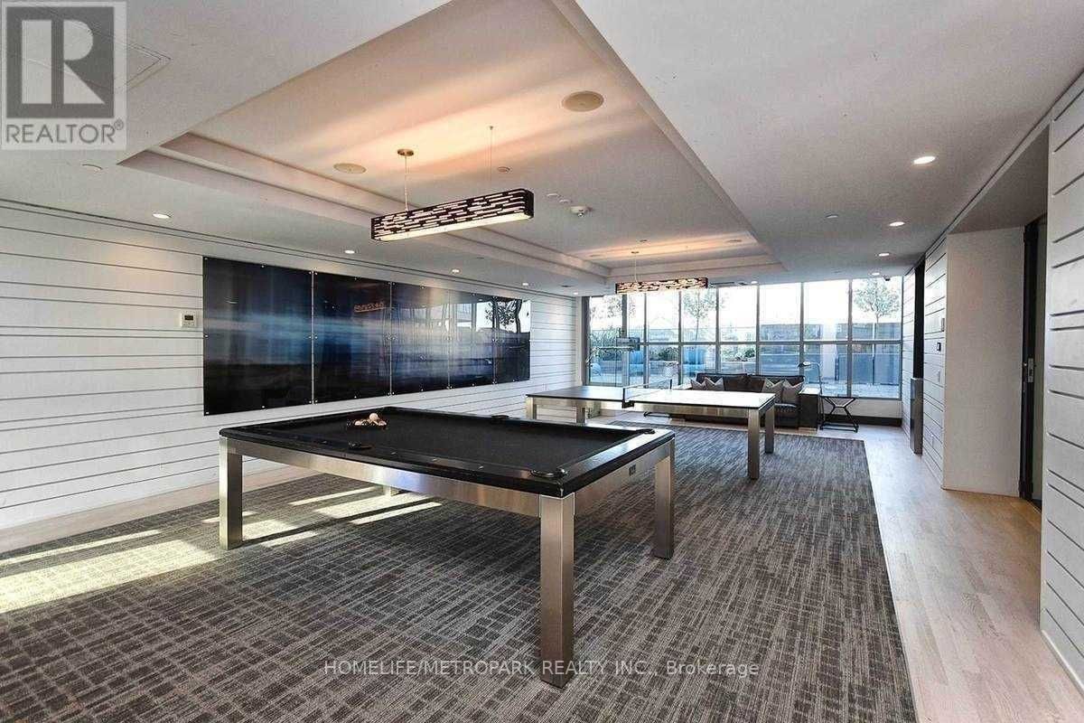 9471 Yonge St, #303