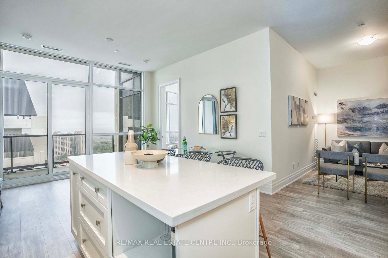 9075 Jane Street, #PH01