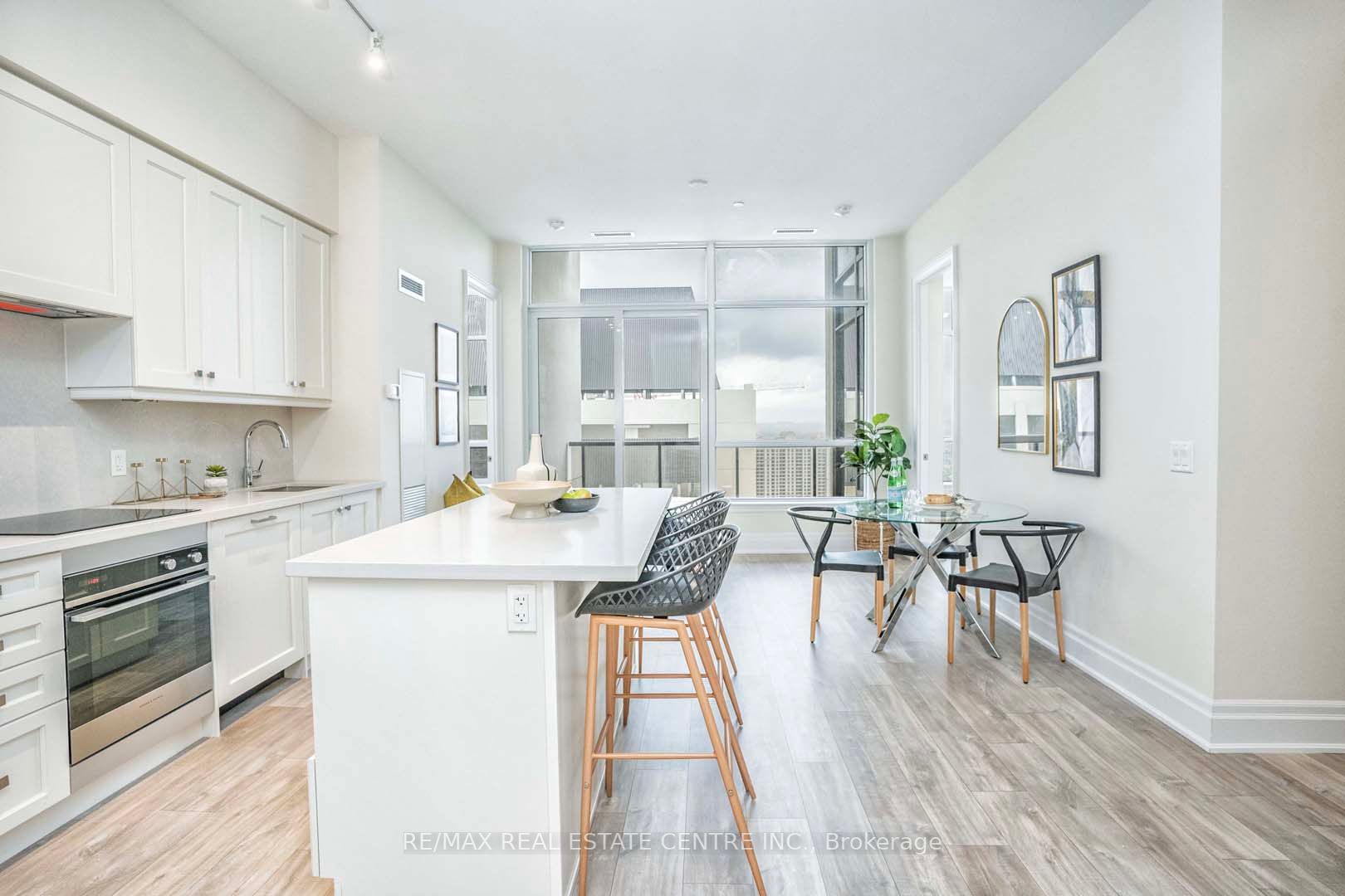 9075 Jane Street, #PH01