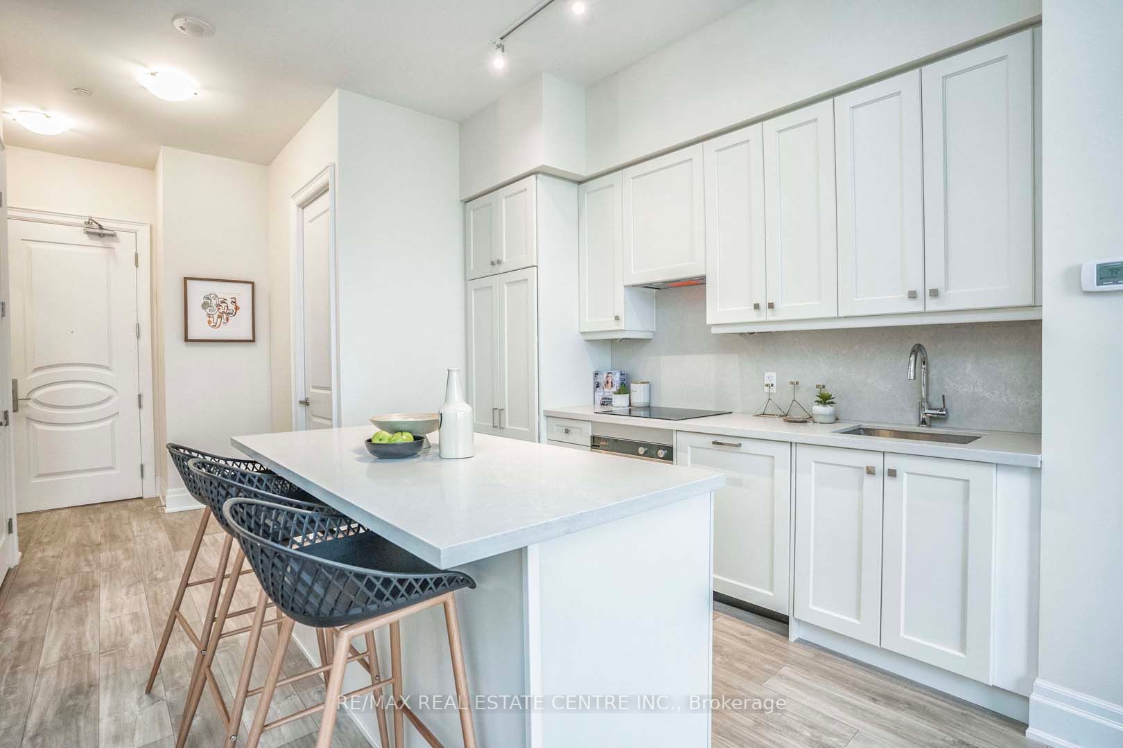 9075 Jane Street, #PH01