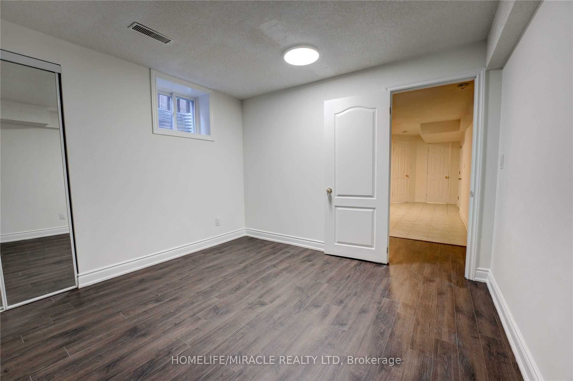 31 Clarion Cres