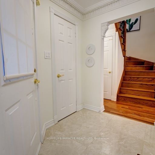 31 Clarion Cres