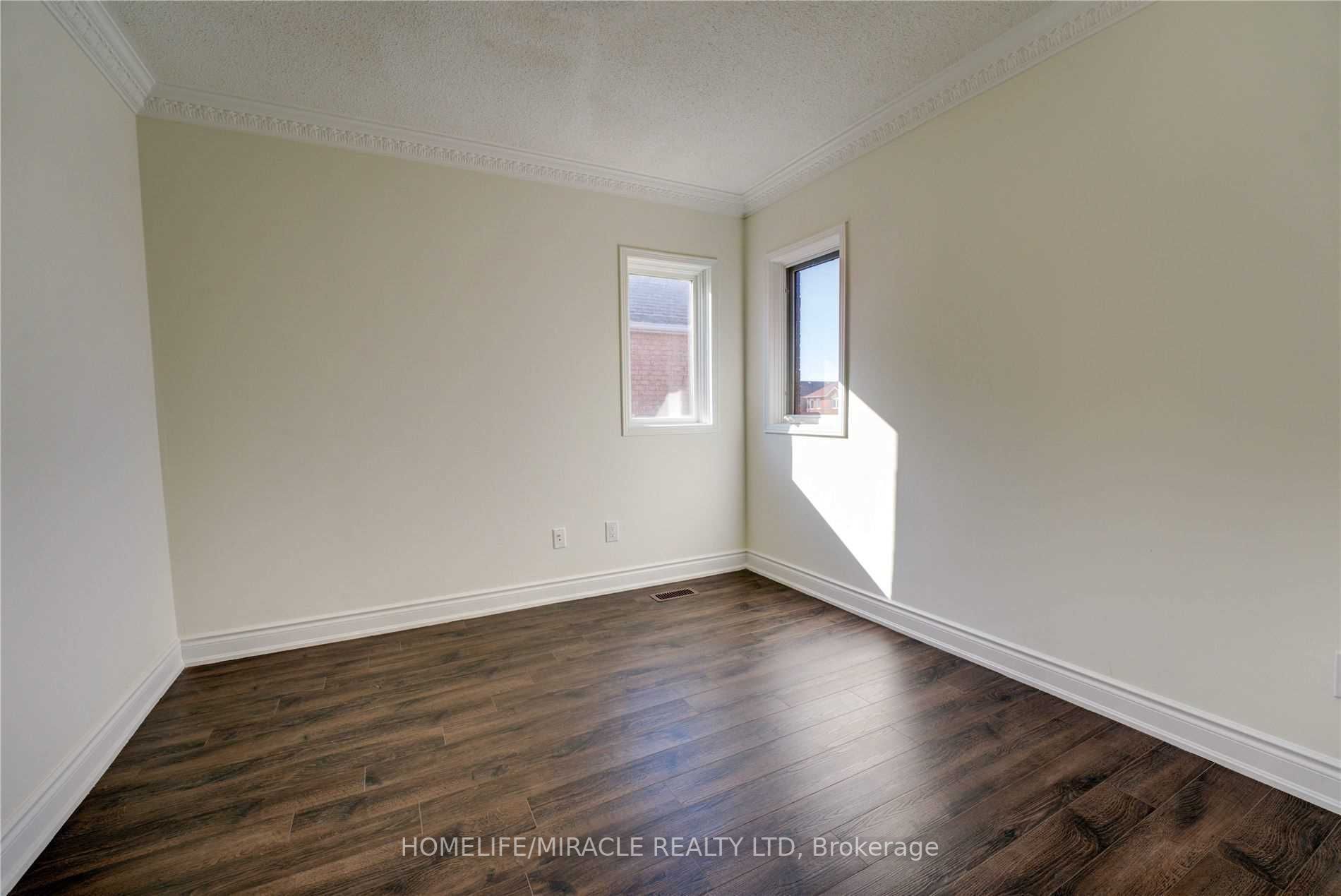 31 Clarion Cres