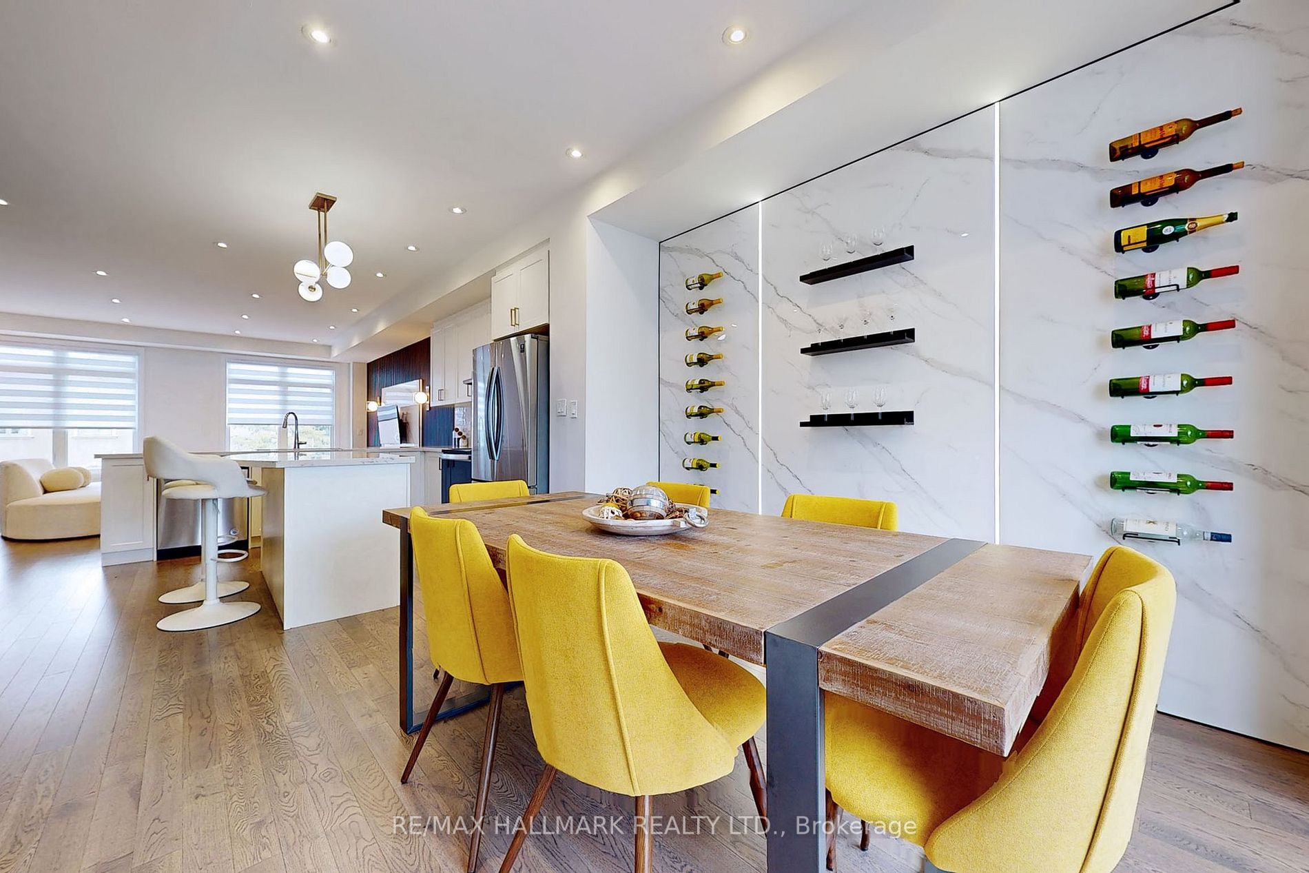 10 Moneypenny Place