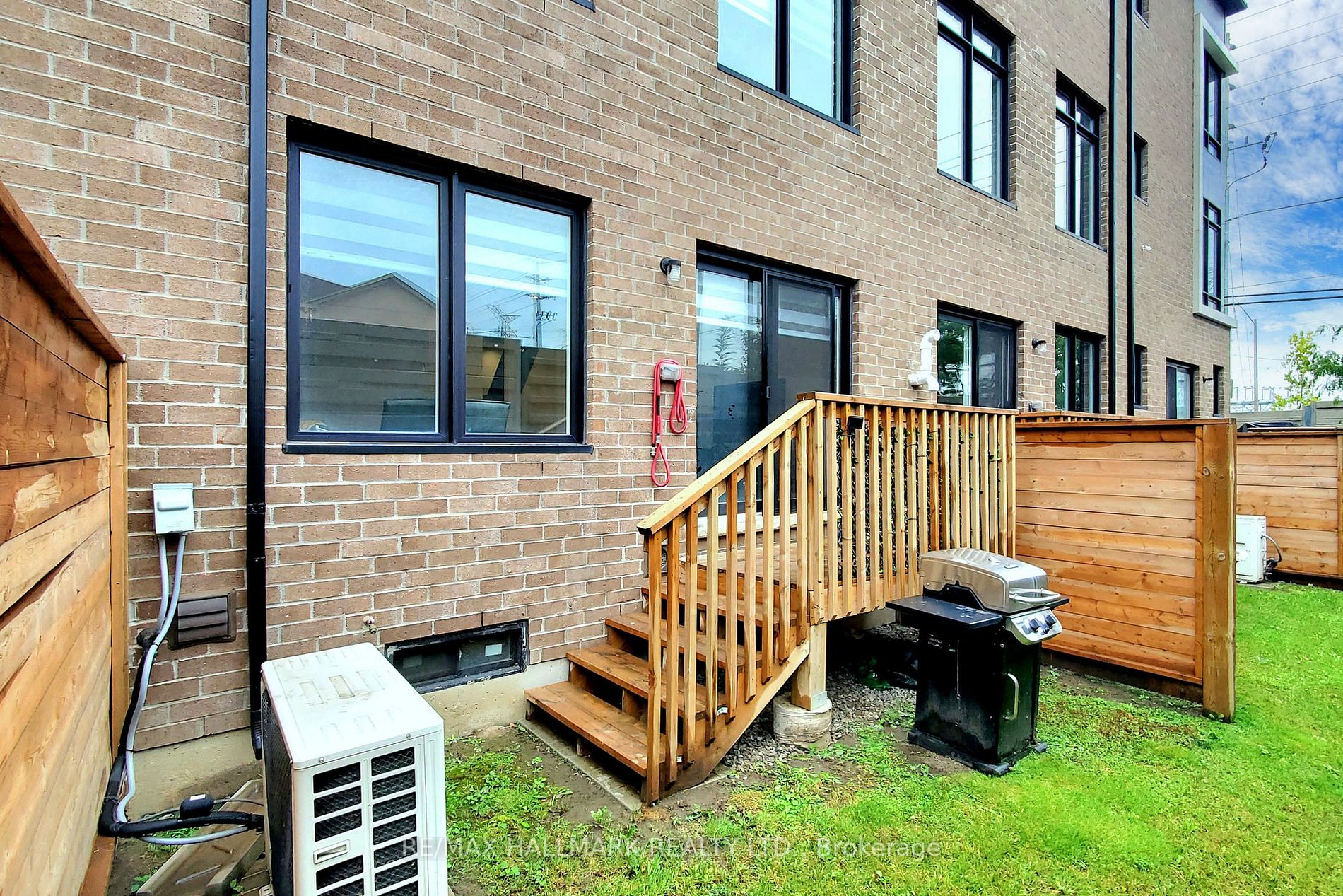 10 Moneypenny Place