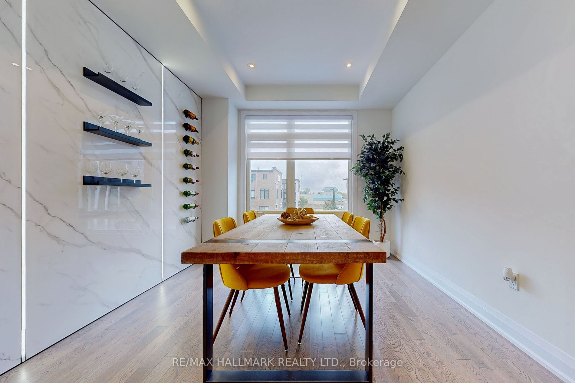 10 Moneypenny Place