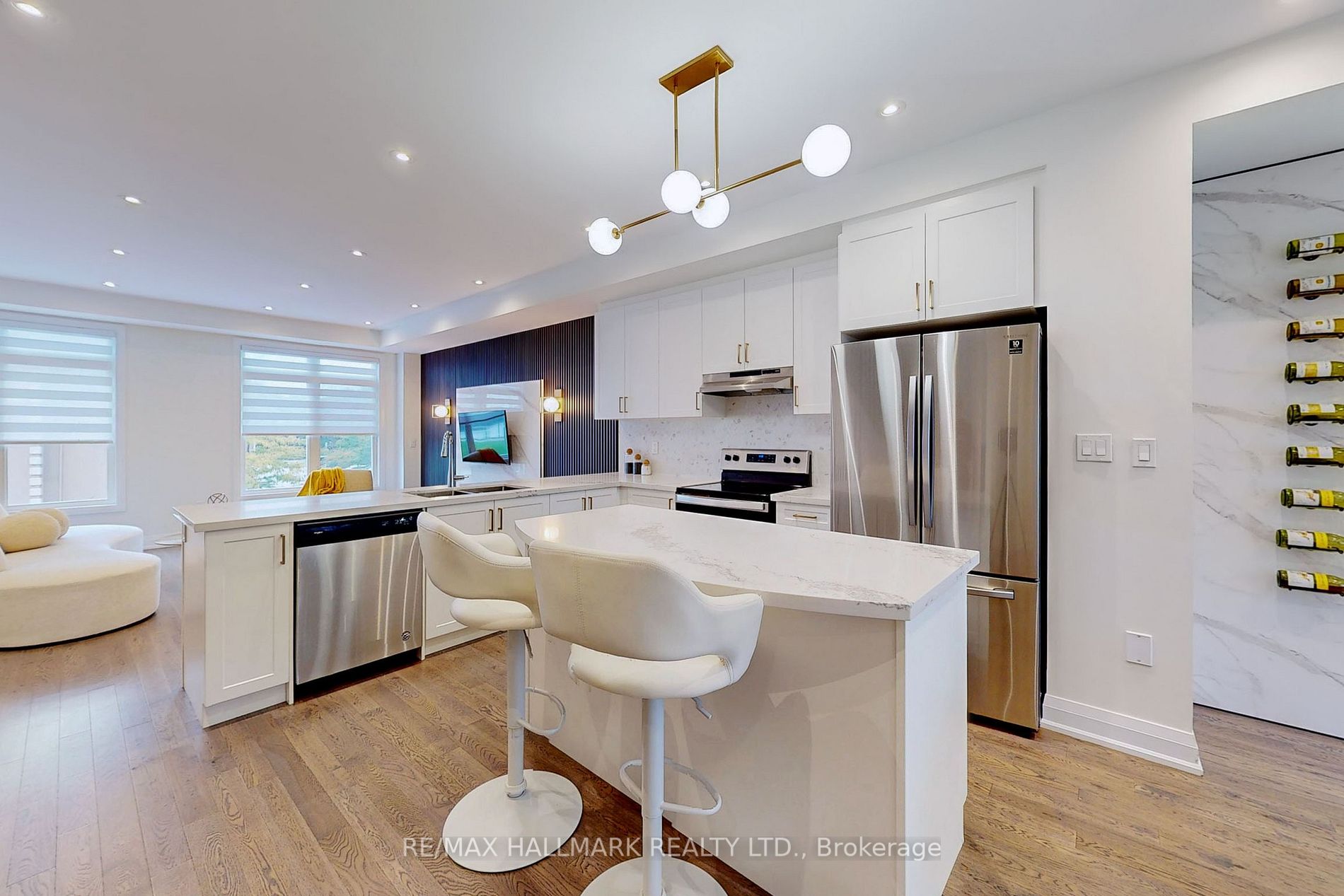 10 Moneypenny Place