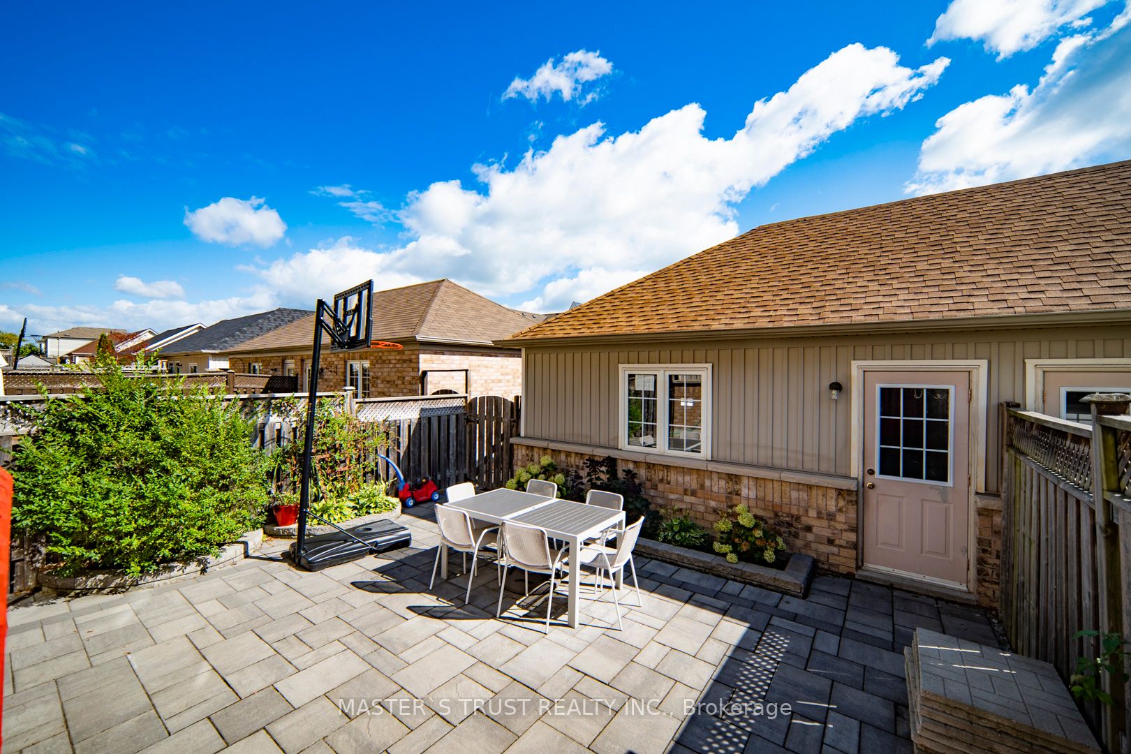 51 Evaridge Dr