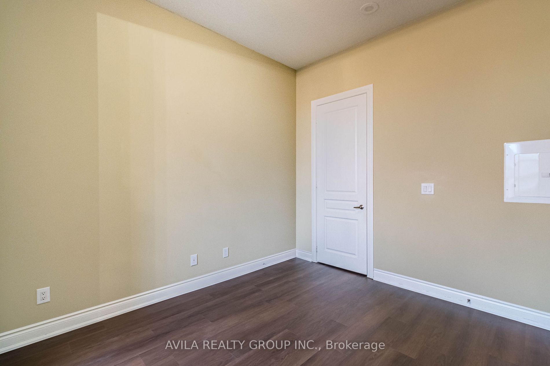 9235 Jane St, #104