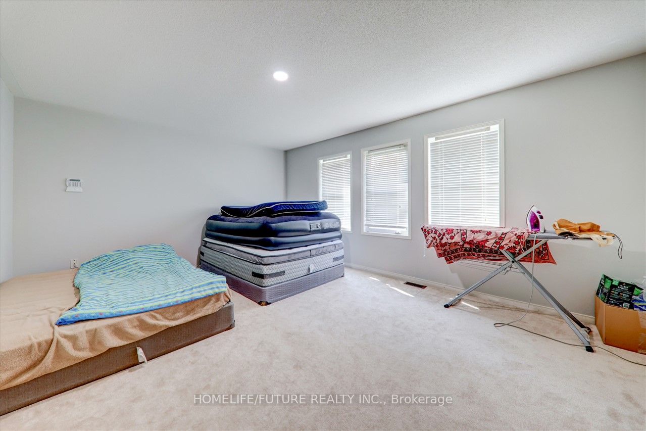 939 Miller Park Avenue, #Upper
